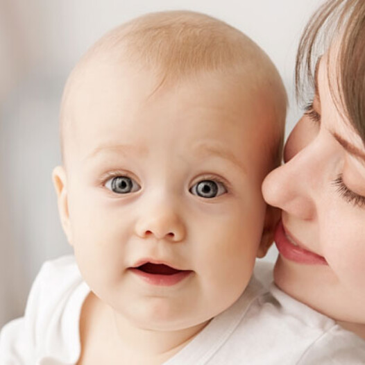 Zakaj je redno čiščenje otroških noskov nujno?